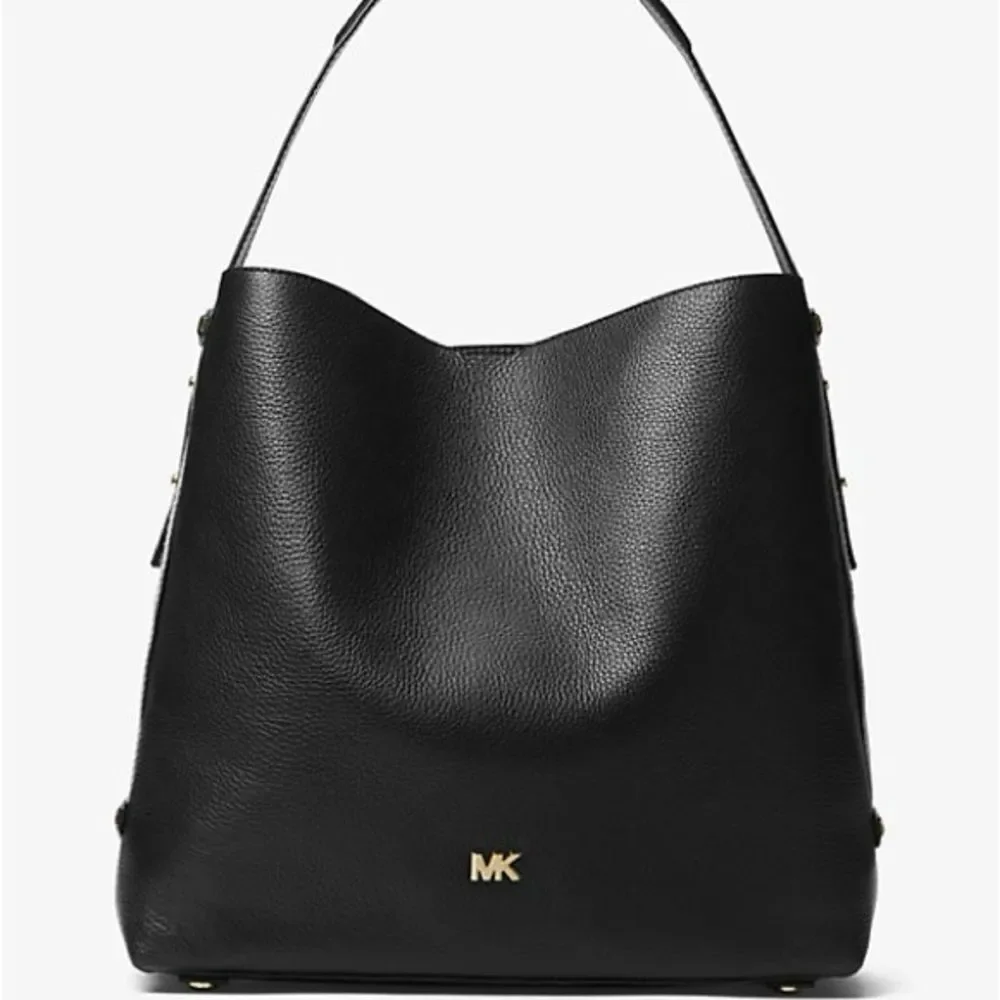 Michael Kors Griffin Large Shoulder Bag with additional pouch